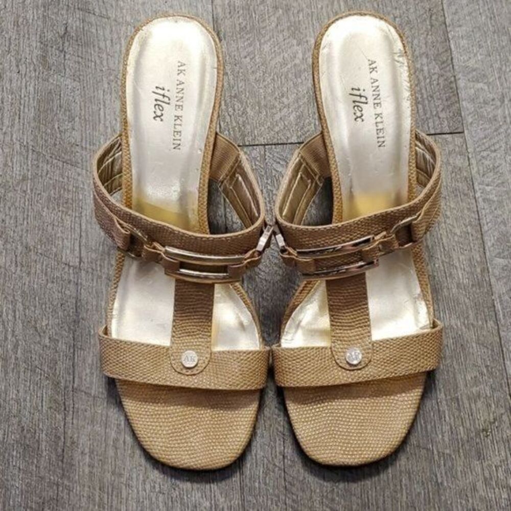 Anne Klein MULES Heels Sandals Shoes GOLD Slip On OPEN TOE Women's WOMAN'S 8 M - Picture 3 of 12